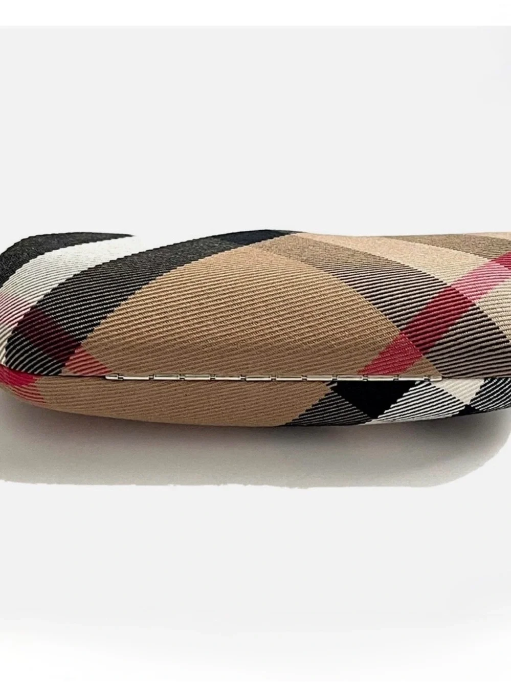 Burberry classic hard